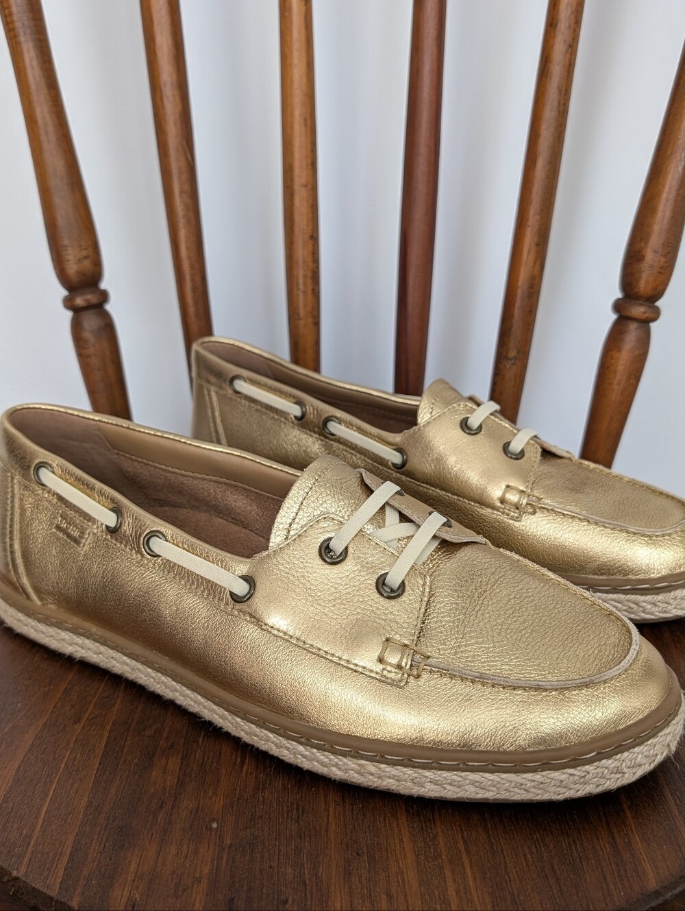 VIONIC Loafer Boat Shoes Gold Leather Jute Trim - 11